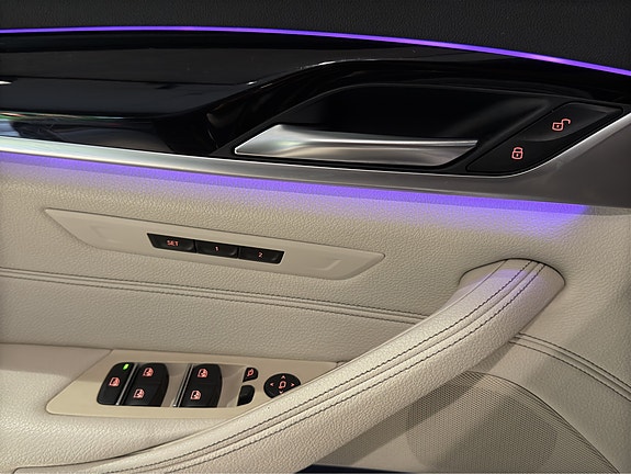 BMW 530e 16 of 25