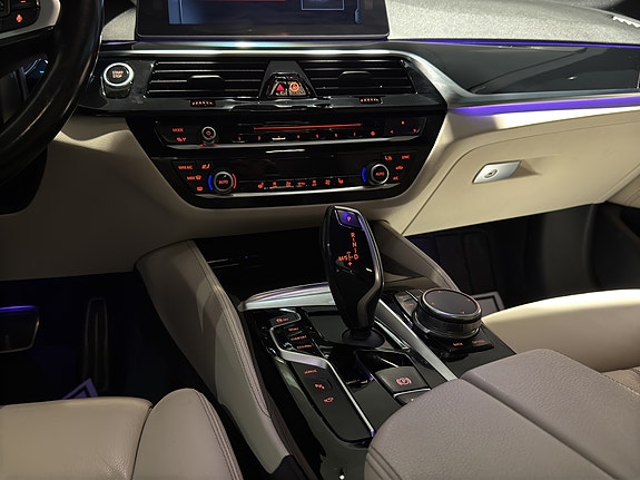 BMW 530e 19 of 25