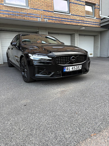Volvo S60 2 of 12