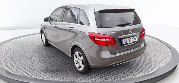Mercedes-Benz B250 5 of 5
