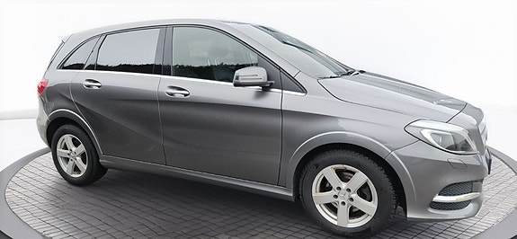 Mercedes-Benz B250 3 of 5