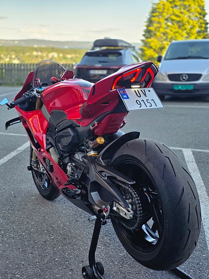 Ducati Panigale V4 S 4 of 5