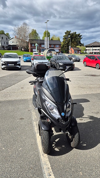 Piaggio MP3 300 HPE 3 of 5