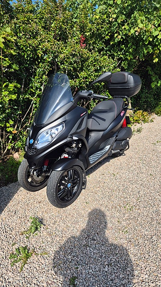 Piaggio MP3 300 HPE 4 of 5