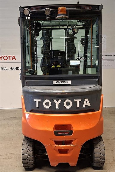 Toyota 9FBMK30T 2 of 4