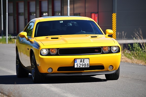 Dodge Challenger 3 of 19