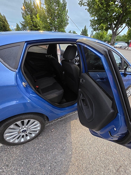 Ford Fiesta 11 of 18