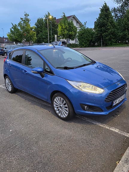 Ford Fiesta 4 of 5
