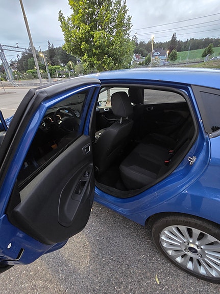Ford Fiesta 9 of 18