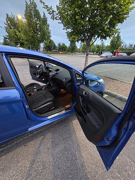 Ford Fiesta 12 of 18