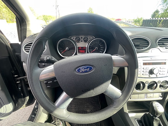 Ford Focus 22 of 30