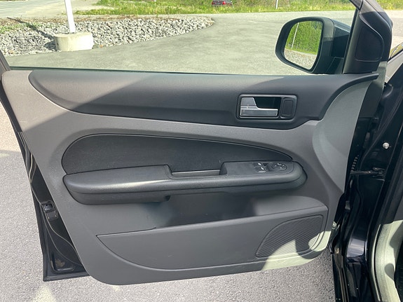 Ford Focus 18 of 30