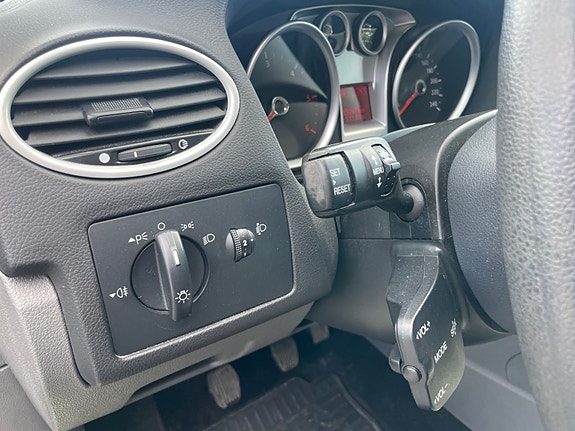Ford Focus 21 of 30