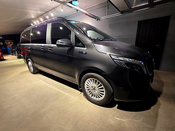 Mercedes-Benz Eqv300 2020 photo 2