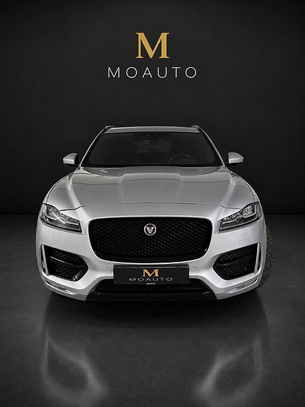 Jaguar F-PACE 2 of 5