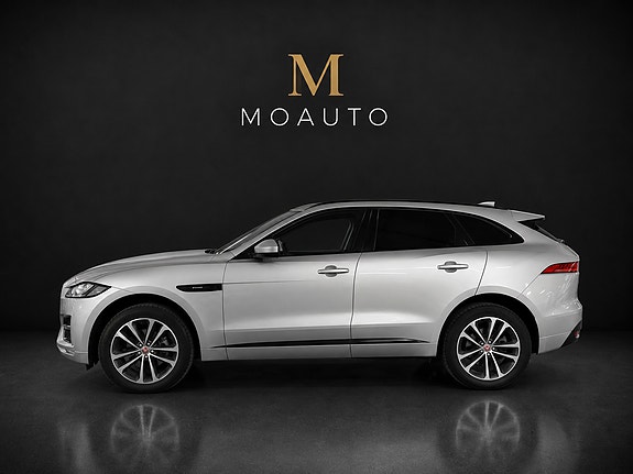 Jaguar F-PACE 4 of 5
