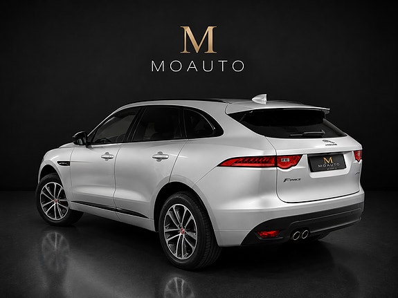 Jaguar F-PACE 5 of 5