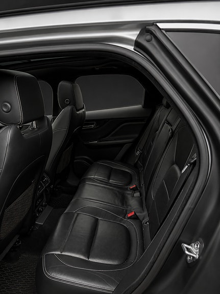 Jaguar F-PACE 12 of 15