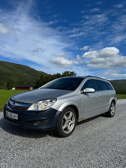 Opel Astra 2 of 5