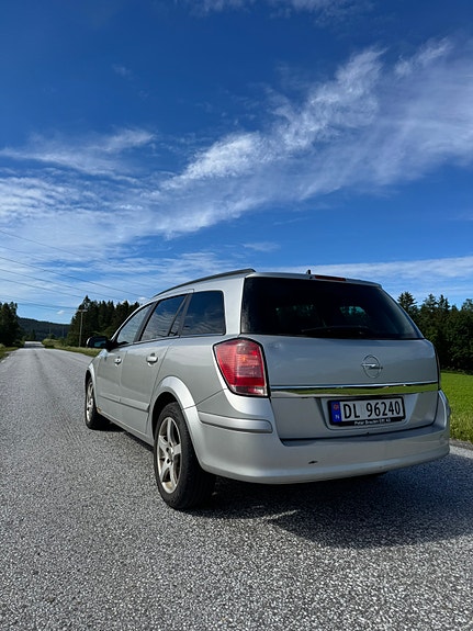 Opel Astra 3 of 5