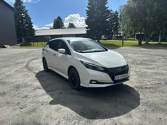 Nissan Leaf 3 of 5