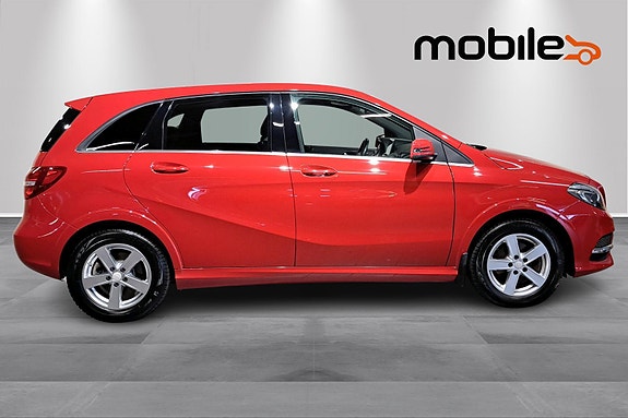 Mercedes-Benz B-Electric 2 of 5