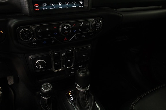 Jeep Wrangler 25 of 27