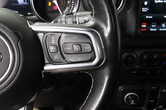 Jeep Wrangler 23 of 27