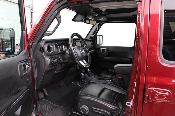 Jeep Wrangler 17 of 27