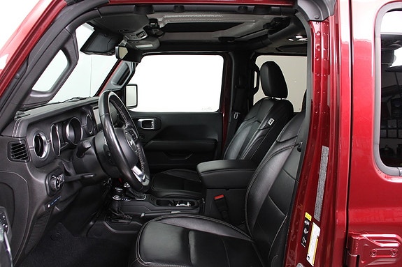 Jeep Wrangler 18 of 27