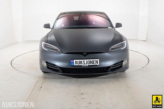 Tesla Model S 2 of 5