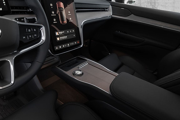 Volvo EX90 14 of 30