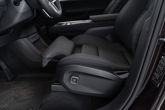 Volvo EX90 16 of 30
