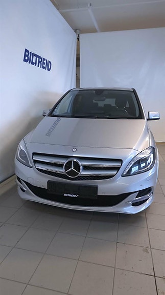Mercedes-Benz B250 e 2 of 5