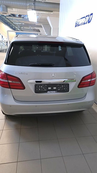 Mercedes-Benz B250 e 4 of 5