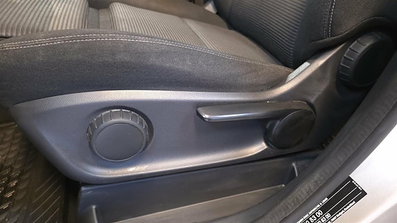 Mercedes-Benz B250 e 7 of 29