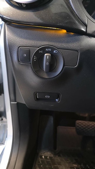 Mercedes-Benz B250 e 9 of 29