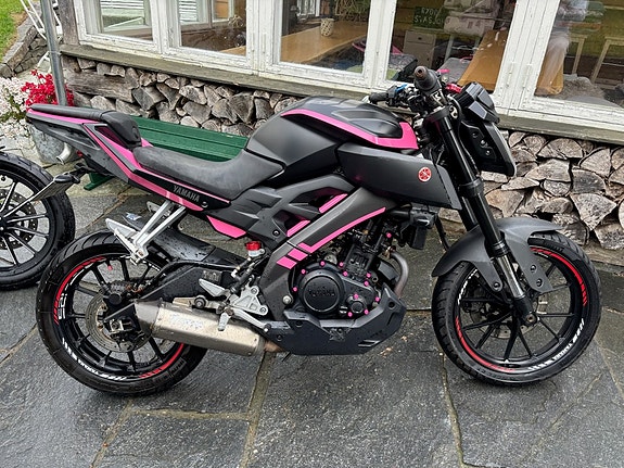 Yamaha MT-125 2 of 6