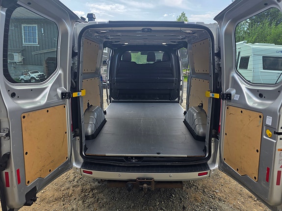 Ford Transit Custom 290L 15 of 19