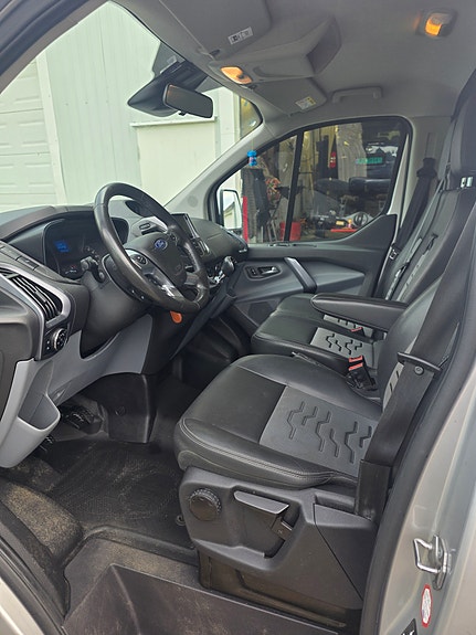 Ford Transit Custom 290L 13 of 19