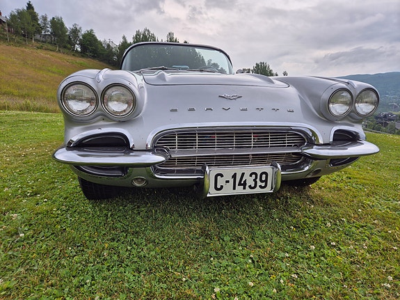 Chevrolet Corvette 8 of 25