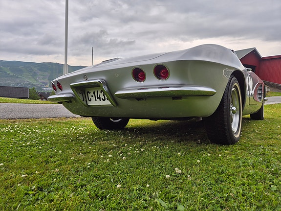 Chevrolet Corvette 15 of 25