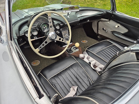 Chevrolet Corvette 12 of 25