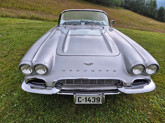 Chevrolet Corvette 5 of 25