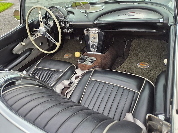Chevrolet Corvette 13 of 25
