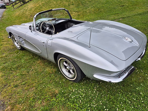 Chevrolet Corvette 14 of 25