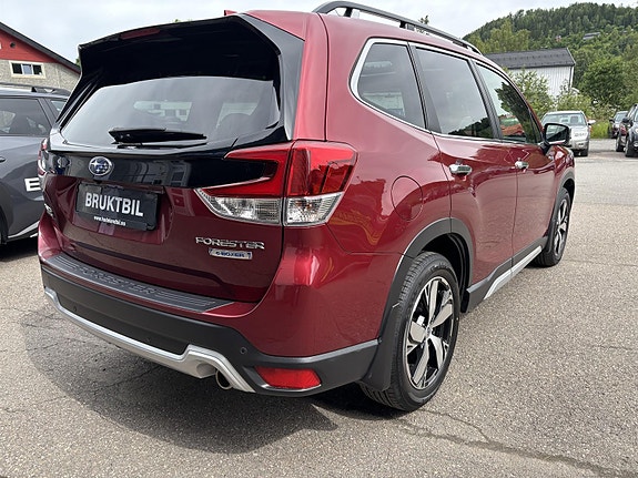 Subaru Forester 3 of 5