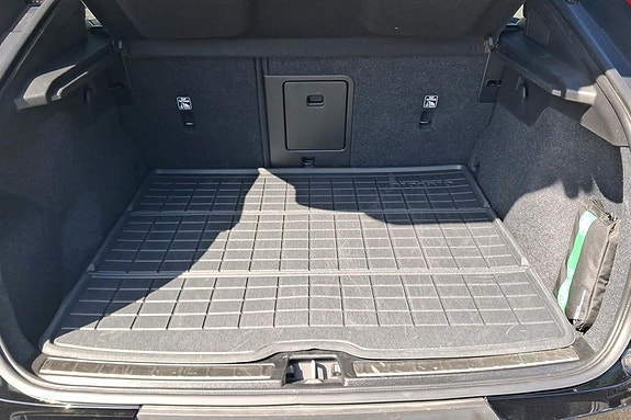 Volvo C40 9 of 27