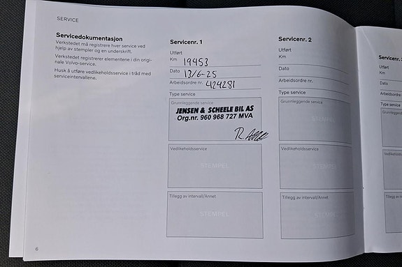 Volvo C40 25 of 27