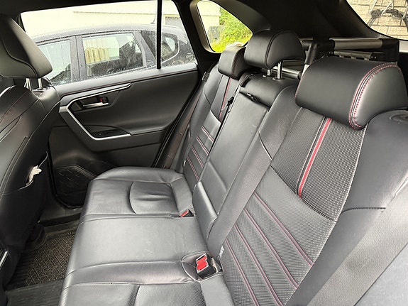 Toyota RAV4 10 of 20